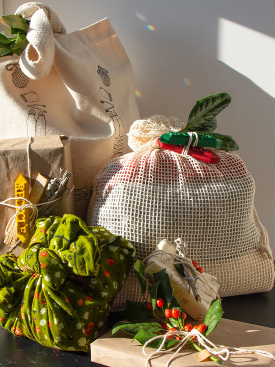 A Guide To Zero Waste Gift Wrapping For The Eco-Conscious Gifter